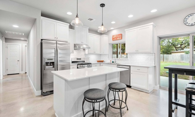 Yacht Harbor Cottage | Peaceful Cottage w/Grill Mins to Lake Travis
