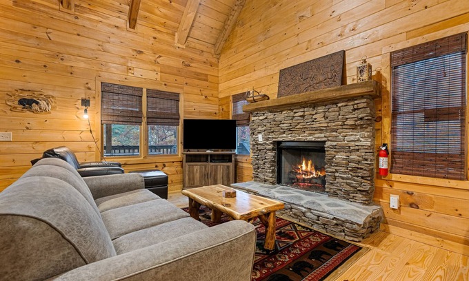 Helen Cabin | Peaceful dog-friendly cabin with private hot tub, firepit, & deck