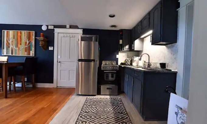 Tallahassee Cottage | Peaceful Downtown Cottage/Relax in hot tub & enjoy a rare city farm experience!