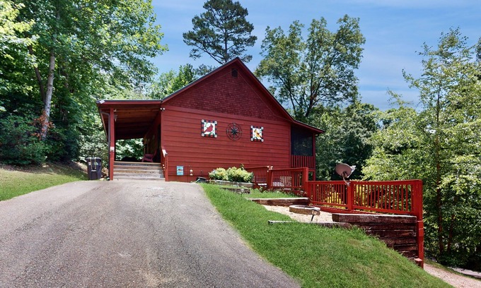 Warne Cabin | Peaceful, family-friendly retreat w/nearby forests & golf course