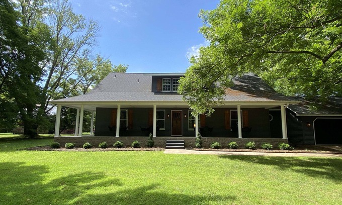 Little Flock House | Peaceful Farmhouse+2 King Beds+Game Room