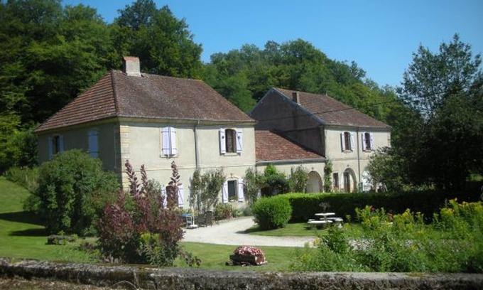 Montigny-les-Cherlieu Cottage | Peaceful lodge in forests with biking and hiking, pets allowed