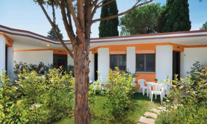Bibione Lido dei Pini Apartment | Peaceful getaway in a cozy villa
