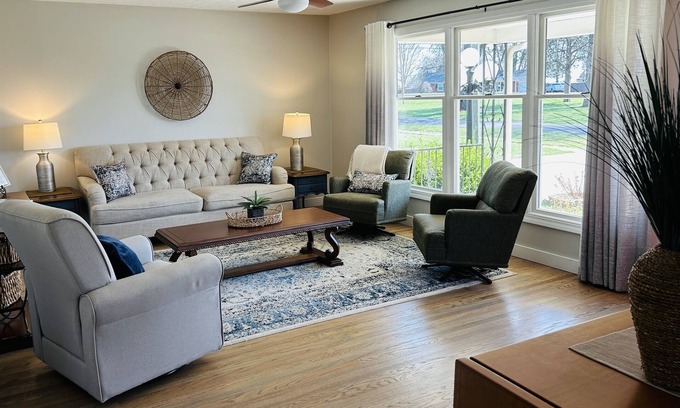 Radcliff House | Peaceful Haven ~ 4 BR/3BA, 7 Beds/5 TVs ~ Pet friendly