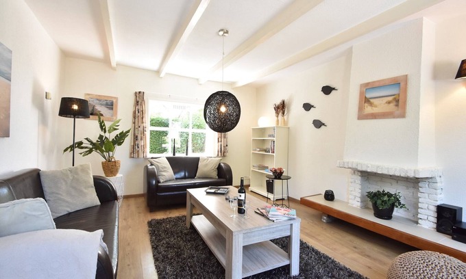 Zonnemaire House | Peaceful Holiday Home with Garden