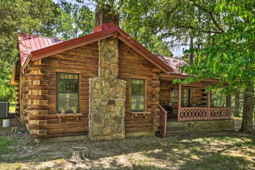 Emerald Beach House | Peaceful Log Cabin Escape Near Table Rock Lake!