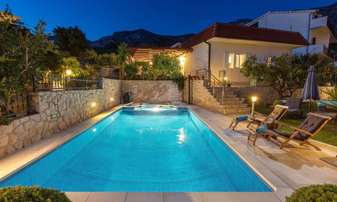 Podgora House | Peaceful Nice Villa, Near Beach, Private Pool, Sea View, Family Friendly