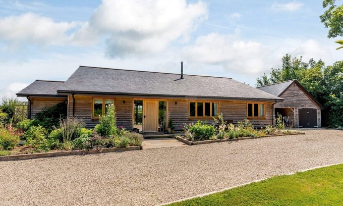 Ripley Cabin | Peaceful pretty cottage with fabulous rural views and open space. NEW listing