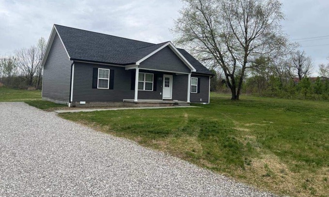 Cave City House | Peaceful private 3 bedroom & 2 bathroom new home near Mammoth Cave.