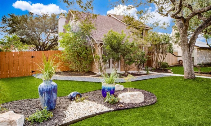 North San Antonio - SAT House | Peaceful Retreat, central location can’t be beat!