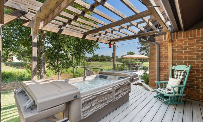 Oklahoma City House | Peaceful retreat in quiet cul de sac, hot tub, moments away from major medical