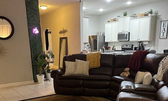 Glenn Heights House | Peaceful, serene home away from home 🌻