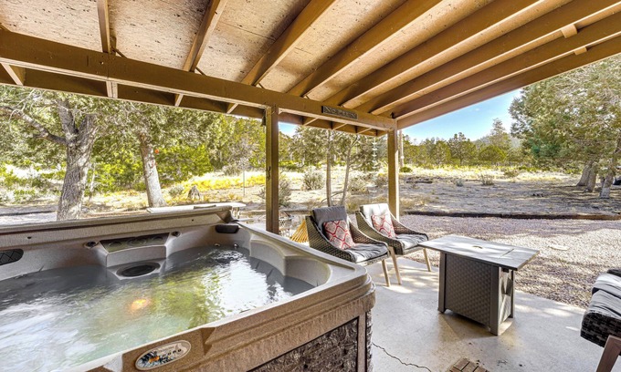 Strawberry Cabin | Peaceful Strawberry Cabin: Fire Pit & Hot Tub