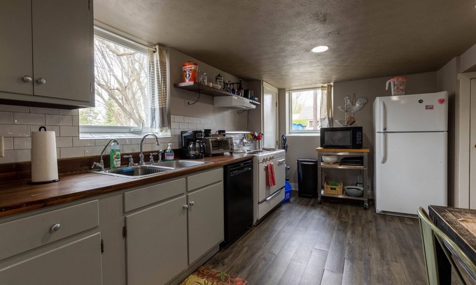 Indianapolis Other | Peaceful Urban Farmstay