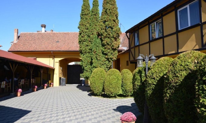 Vladeni House | Peaceful Village Stay at Transylvanian Nest – just minutes from Brașov