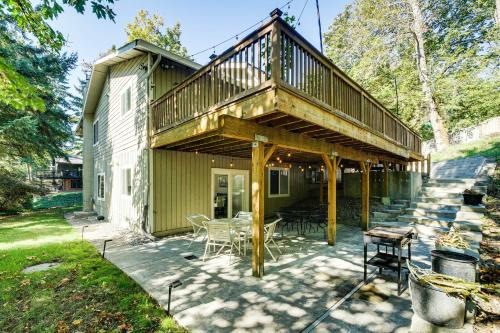 Newcastle Apartment | Peaceful Wooded Escape Near Golf Club at Newcastle