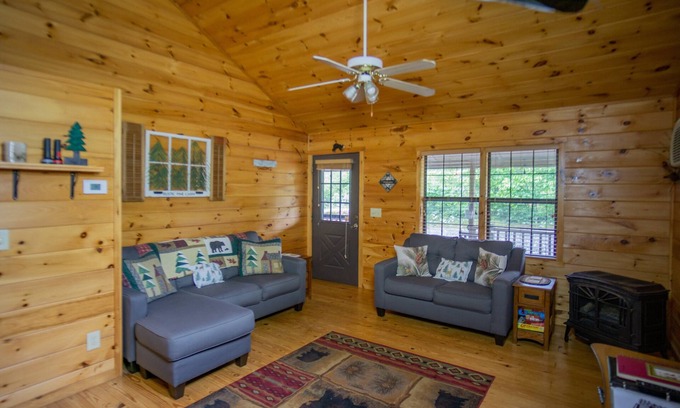 Helen Cabin | Peaceful wooded setting - Short Walk to Downtown! New Hot Tub and Roku tv.
