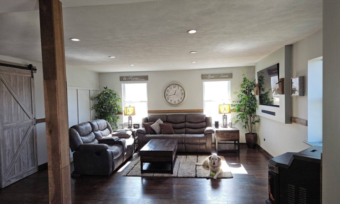 Sennett House | Peacefully Country Setting