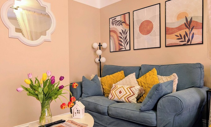 Weymouth Apartment | Peacehaven Retreat - 4 minutes from the beach! Pet friendly!