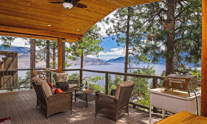Central Okanagan Apartment | Peachland Treehouse Suite