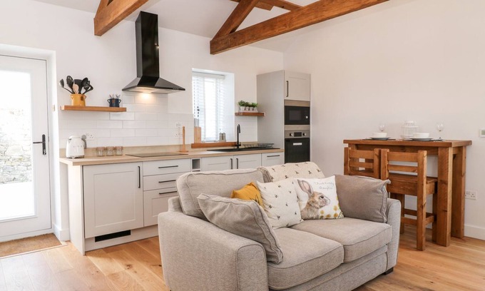Saltash Cottage | Pear Tree Cottage
