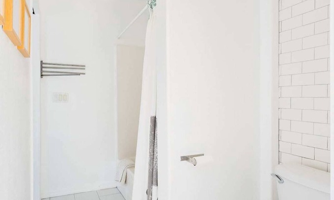 Alphabet Historic District Apartment | Pearl District Luxury 3BR AC Sleeps 6
