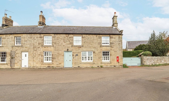 Old Bewick Cottage | PEARY HOUSE, family friendly, character holiday cottage in Powburn