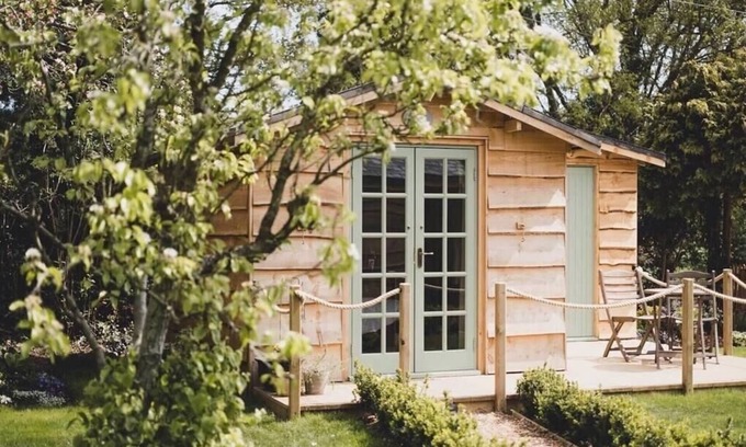 Beccles Cabin | Pebble Lodge, Toad Hall, Wangford