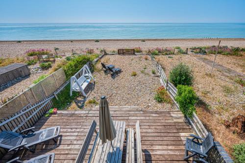 Pevensey Villa | Pebble Paradise Beachfront Family Getaway