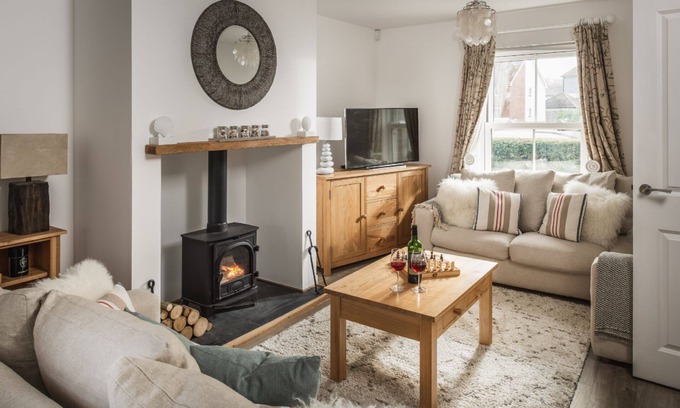 Camber Cottage | Pebbles - a cottage that sleeps 6 guests in 3 bedrooms