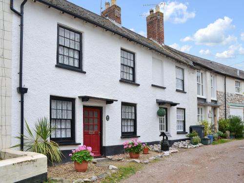 Lympstone House | Pebbles
