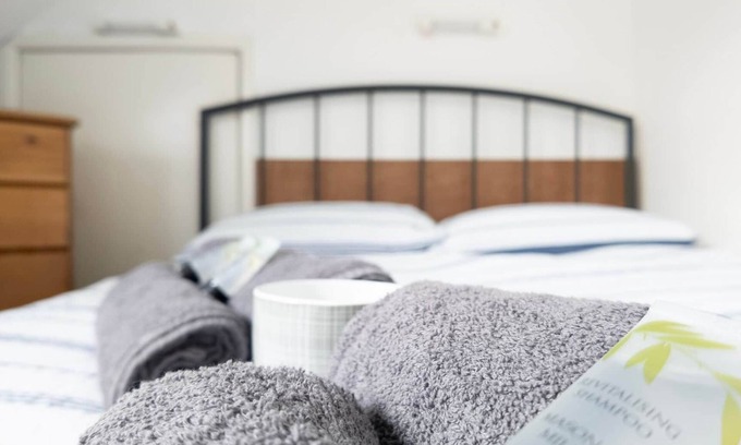 Southampton House | Pebbles guest house room 8