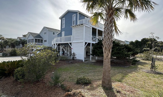 Sunset Beach House | Pelican Hub, a beach house in beautiful Sunset Beach, 1 block from beach access!
