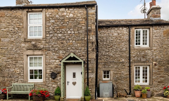 Threshfield Cottage | PEMBA COTTAGE, pet friendly, character holiday cottage in Threshfield