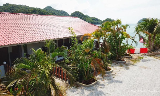 Kuah Hotel | Penarak Bamboo Beach Motel