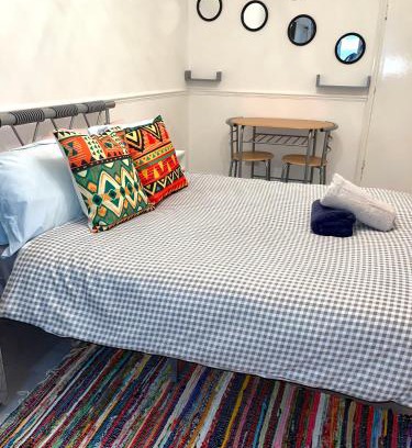 Havering Park Apartment | Penn Gardens Spacious Studio - 3