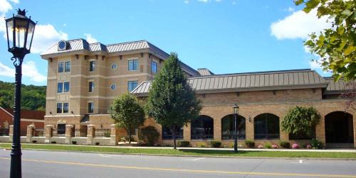 Wellsboro Hotel | Penn Wells Lodge