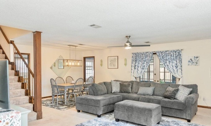 Northeast Pensacola House | Pensacola Beach Getaway Near Bay Bluffs Park & PNS