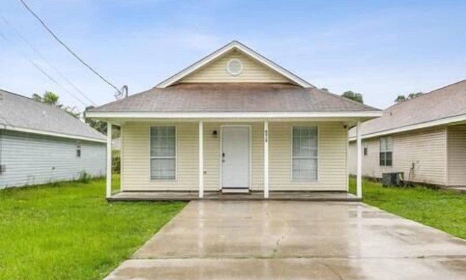 Florida Panhandle House | Pensacola Country Bungalow II