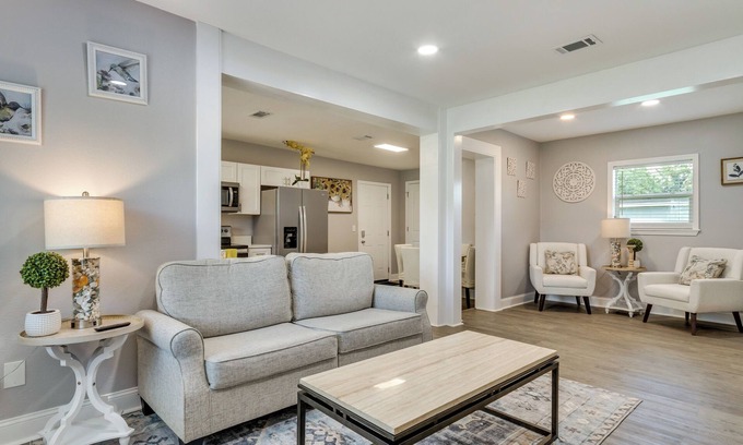 West Pensacola House | Pensacola Vacation Rental ~ 5 Mi to Beach!