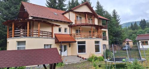 Cristian House | Pension Belmonte