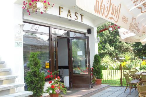 Radauti House | Pension Hotel Fast