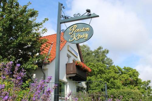 Niederzwehren House | Pension König