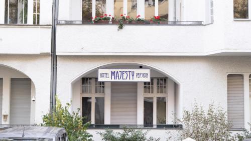 West Berlin Centre House | Pension Majesty