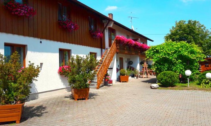 Ebersberg District House | Pension zum Krug, Messe München