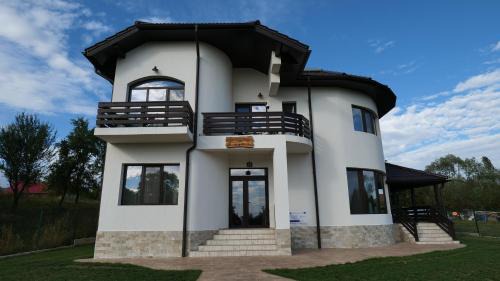 Baia de Fier House | Pensiunea Agroturistica Darius