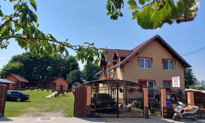 Cartisoara House | Pensiunea Sonia