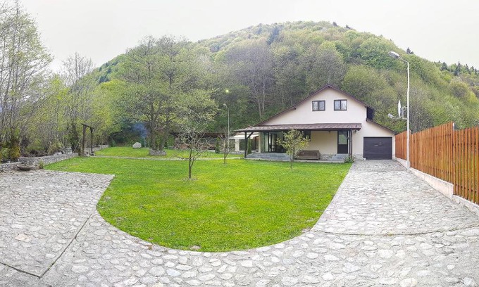 Lisa House | Pensiunea Tudor Breaza