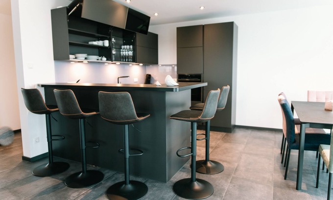 Waggershausen Condo | Penthouse apartment, panoramic view of the Alps, large roof terrace, high-quality furnishings