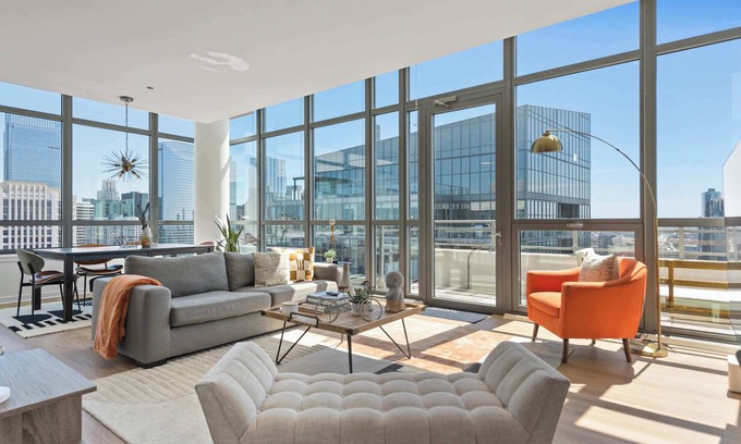 Downtown Chicago Apartment | Penthouse Escape + Vibrant West Loop Access
